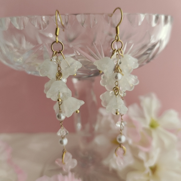 Handmade made flower earrings - Picture 5 of 7